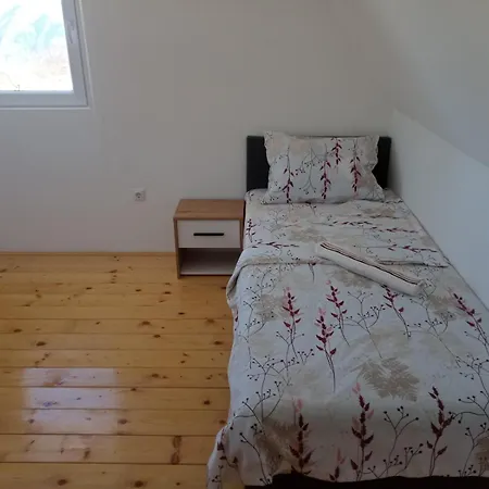 Cardak Na Padini Zlatibora *