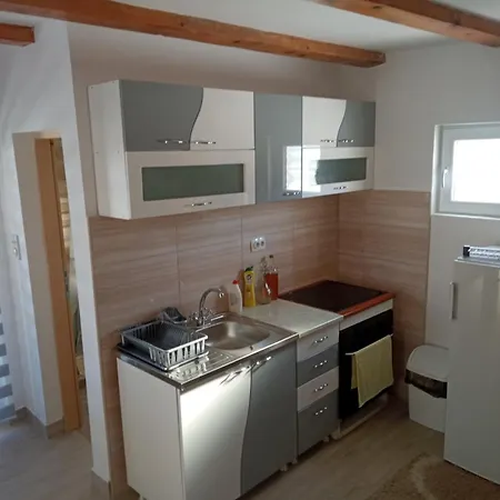 Cardak Na Padini Zlatibora * Ravni