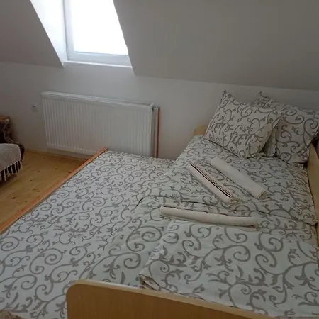 Cardak Na Padini Zlatibora